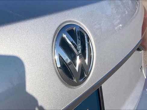 Used 2017 Volkswagen Passat 1.8T SE w/ SE Lighting Package image 8