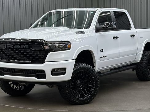 Used 2025 RAM 1500 Big Horn AWD/4WD image 1