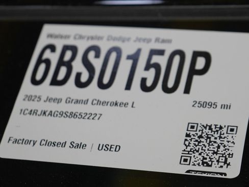 Used 2025 Jeep Grand Cherokee L Laredo AWD/4WD image 29