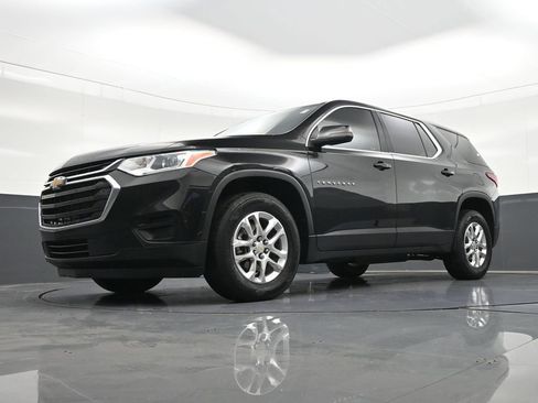 Used 2021 Chevrolet Traverse LS image 24