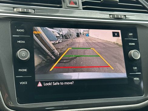 Used 2023 Volkswagen Tiguan SE image 22