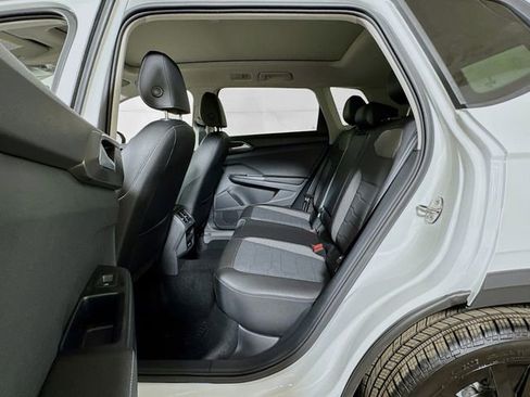 New 2026 Volkswagen Taos SE image 12