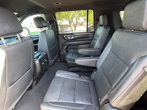 Used 2023 Chevrolet Suburban Z71 w/ Luxury Package AWD/4WD image 27