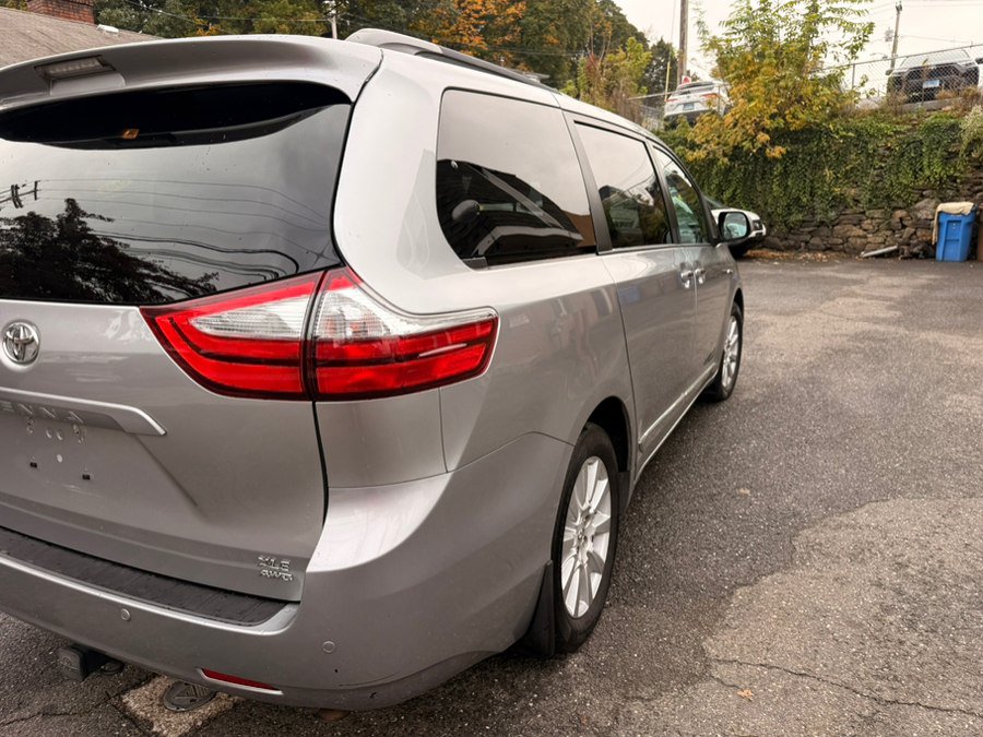 Used 2017 Toyota Sienna XLE w/ XLE Navigation Package AWD/4WD image 7