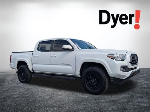 Used 2022 Toyota Tacoma SR5 w/ Technology Package RWD image 2