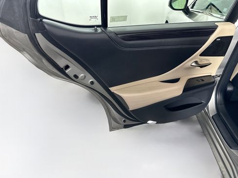 Used 2021 Lexus ES 300h w/ Accessory Package 2 image 28