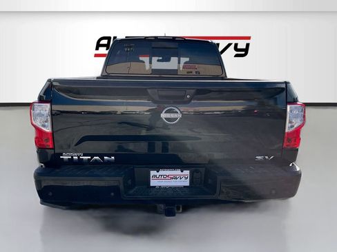 Used 2024 Nissan Titan SV w/ Accessory Utility Package RWD image 6