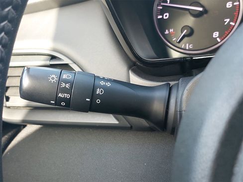 Used 2020 Subaru Outback Premium image 25