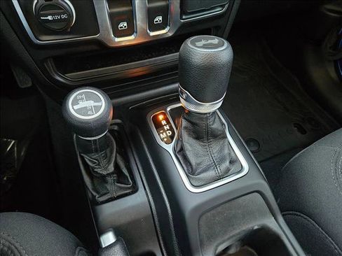 Used 2022 Jeep Wrangler Sport AWD/4WD image 11