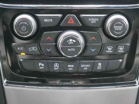 Used 2020 Jeep Grand Cherokee Limited image 21