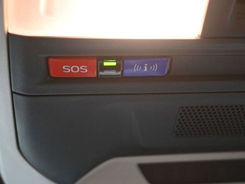 Used 2024 Subaru Crosstrek 2.0i Premium image 24