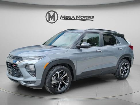 Used 2021 Chevrolet TrailBlazer RS w/ Technology Package FWD image 2