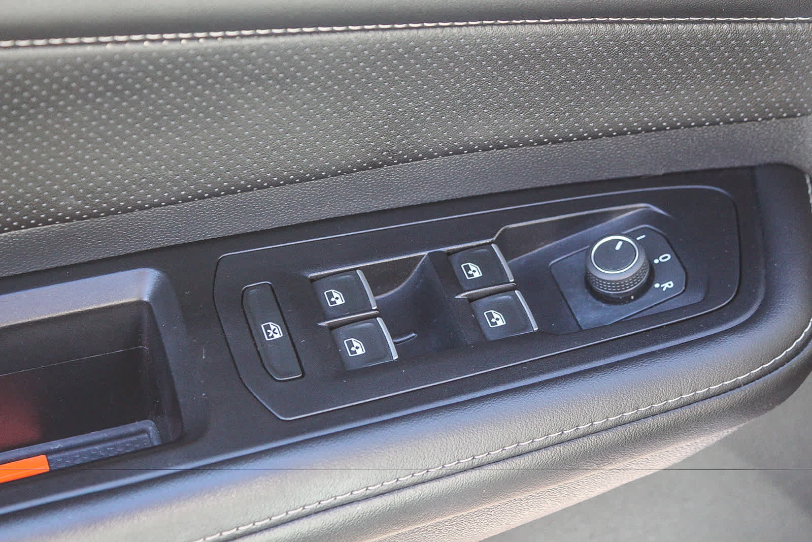 Used 2024 Volkswagen Atlas SE FWD image 18