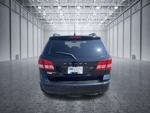 Used 2018 Dodge Journey SE w/ Connectivity Group FWD image 4