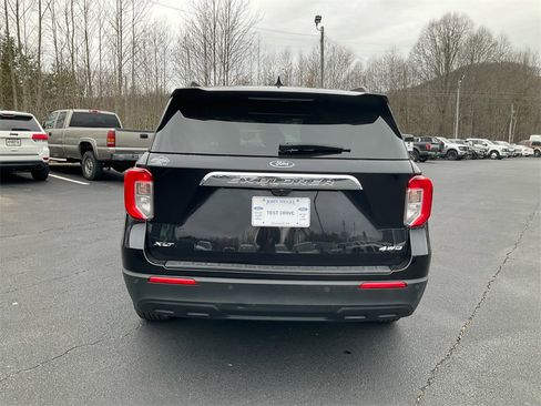 Certified 2022 Ford Explorer XLT image 6