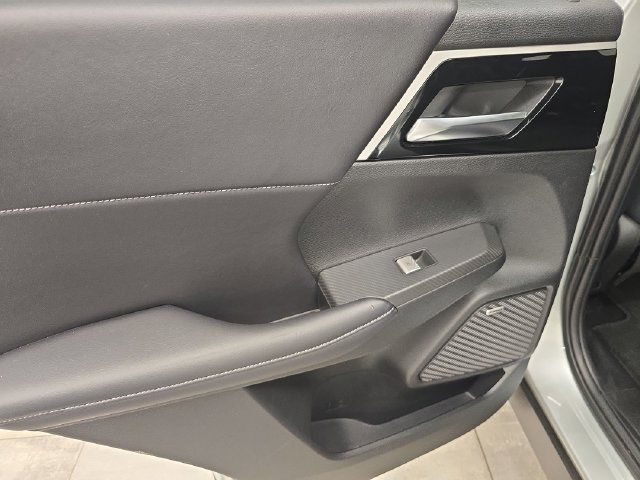 Used 2025 Mitsubishi Outlander AWD image 18