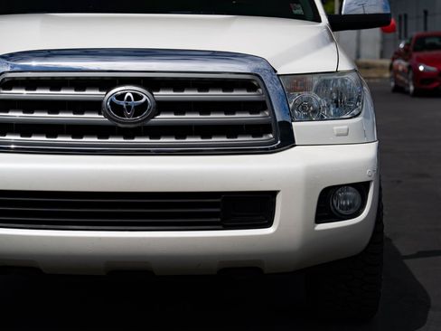 Used 2014 Toyota Sequoia Platinum AWD/4WD image 5