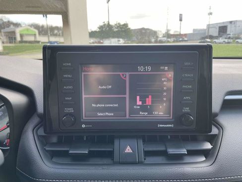 Used 2022 Toyota RAV4 LE image 20