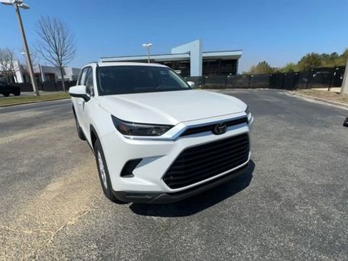 New 2026 Toyota Grand Highlander XLE image 3