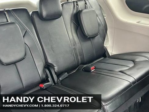 Used 2024 Chrysler Pacifica Touring-L FWD image 64