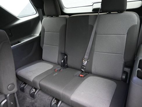 Used 2023 Chevrolet Traverse LT image 15