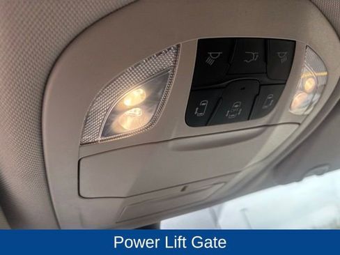 Used 2024 Chrysler Pacifica Touring-L FWD image 15