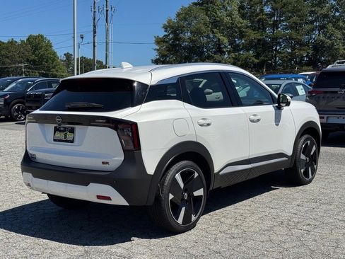 New 2025 Nissan Kicks SR image 3