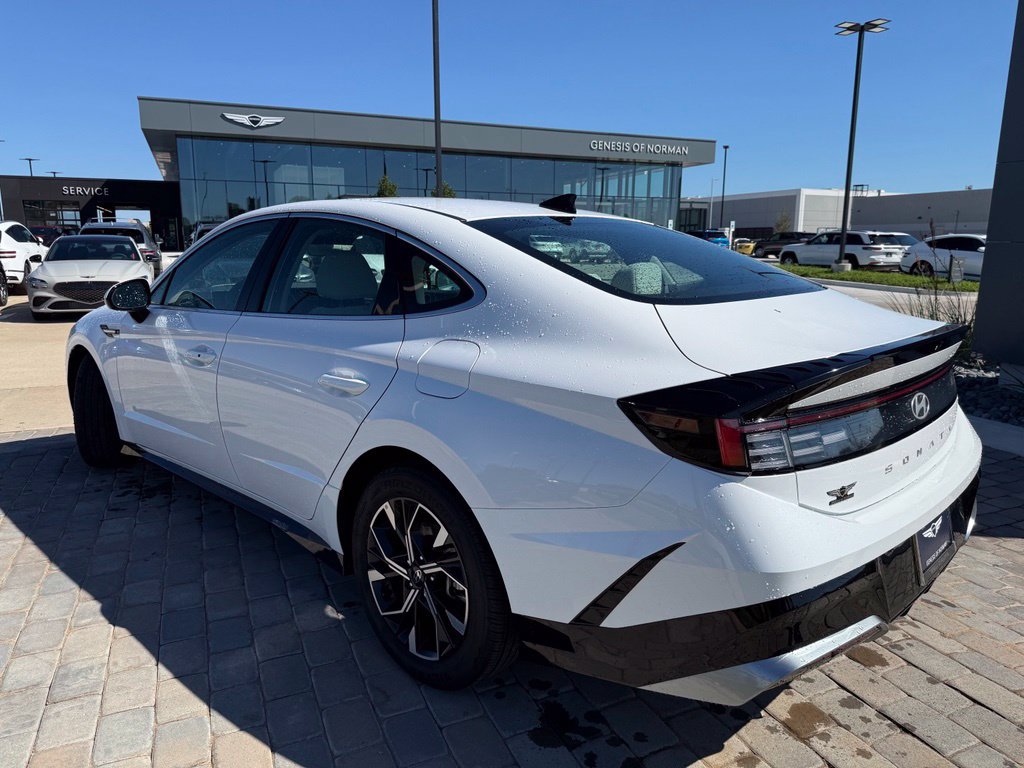 Used 2025 Hyundai Sonata SEL FWD image 3