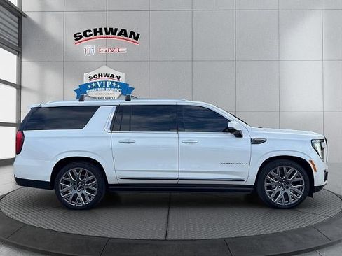 Used 2025 GMC Yukon XL Denali Ultimate w/ LPO, Floor Liner Package AWD/4WD image 3