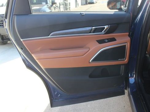 Used 2025 Kia Telluride EX X-Line image 23