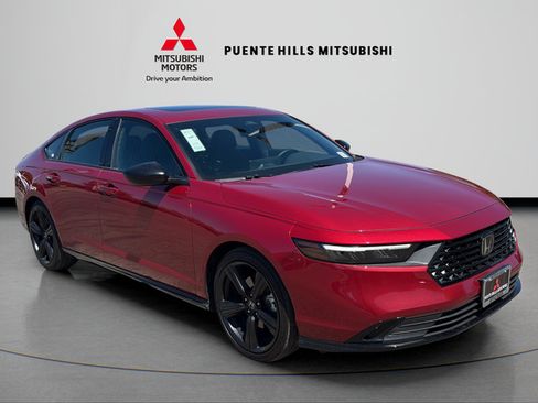 Used 2023 Honda Accord Sport image 3