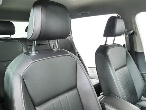 Used 2024 Volkswagen Tiguan SE FWD image 24