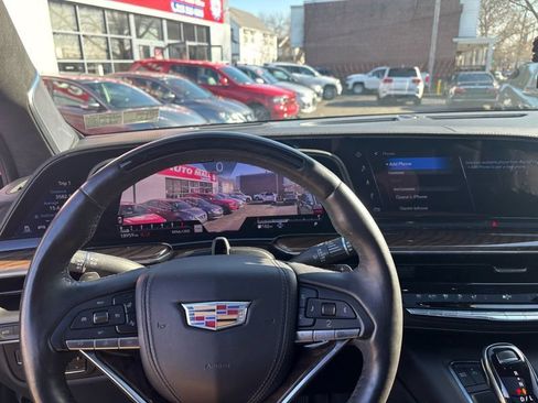 Used 2023 Cadillac Escalade Sport Platinum w/ LPO, ONYX Package AWD/4WD image 9