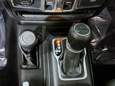 Used 2018 Jeep Wrangler Unlimited Sport S image 20