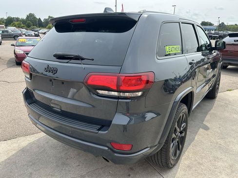 Used 2018 Jeep Grand Cherokee Altitude AWD/4WD image 5