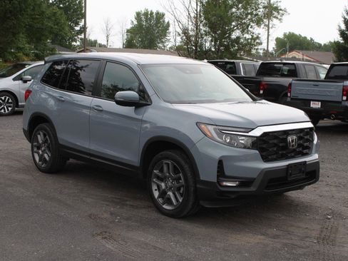 Used 2023 Honda Passport EX-L image 3