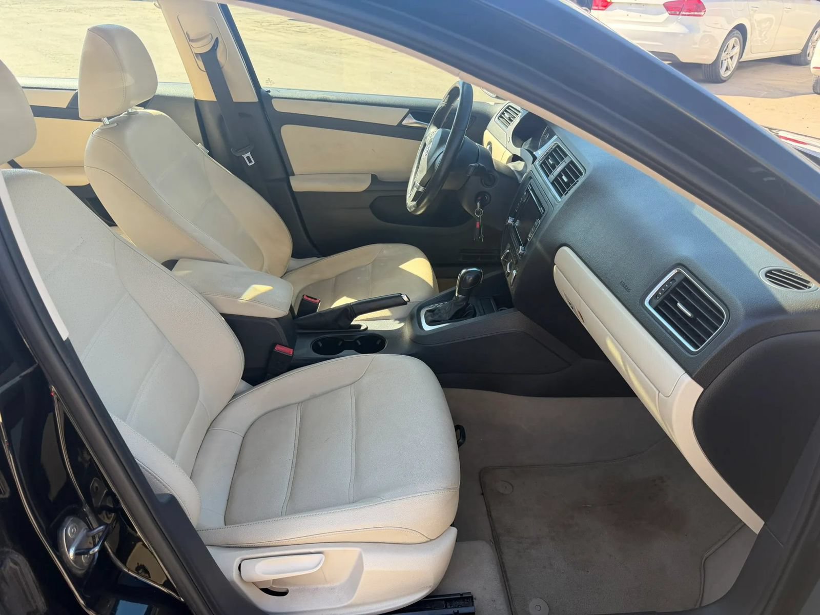Used 2012 Volkswagen Jetta SE FWD image 18
