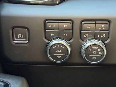 Used 2023 GMC Sierra 1500 AT4 w/ AT4 Preferred Package AWD/4WD image 30