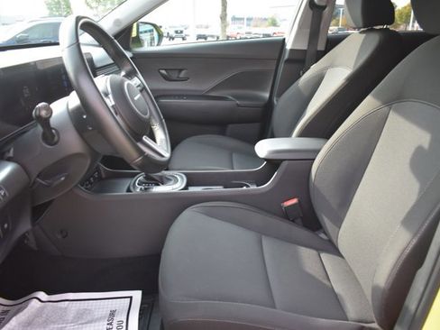 Used 2024 Hyundai Kona SEL image 14