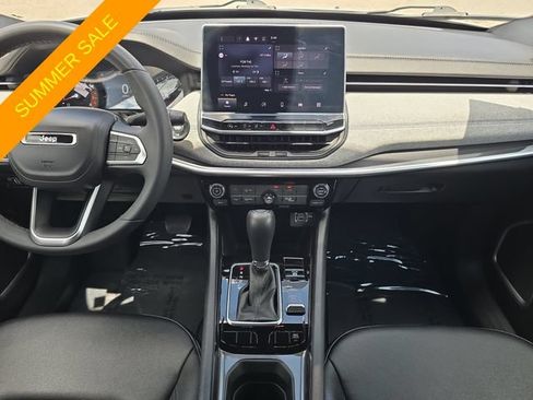 Certified 2024 Jeep Compass Latitude AWD/4WD image 11