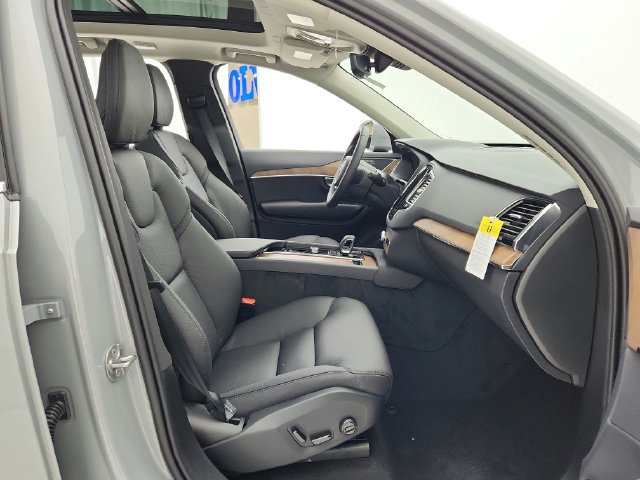 New 2025 Volvo XC90 B6 Plus w/ Protection Package Premier AWD/4WD image 22