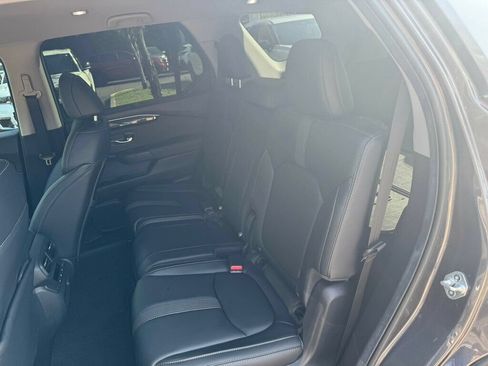 Used 2025 Honda Pilot EX-L image 7