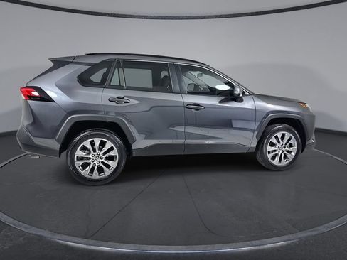 Used 2025 Toyota RAV4 XLE Premium FWD image 9