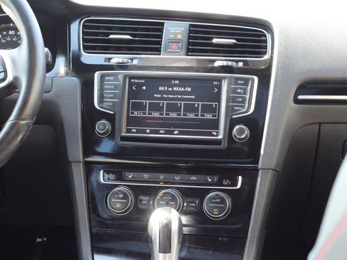 Used 2017 Volkswagen GTI Autobahn FWD image 17