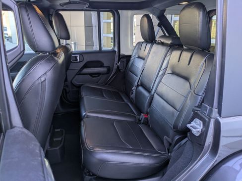 Used 2022 Jeep Wrangler Unlimited Sahara w/ Cold Weather Group image 28