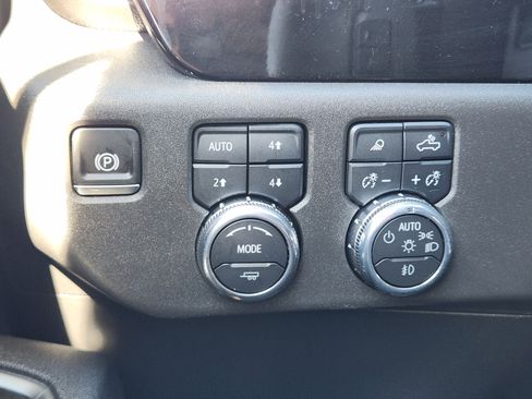 Used 2025 GMC Sierra 1500 SLT image 26