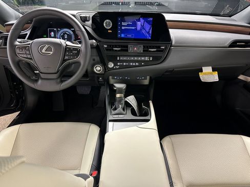 New 2025 Lexus ES 300h w/ Premium Package image 12