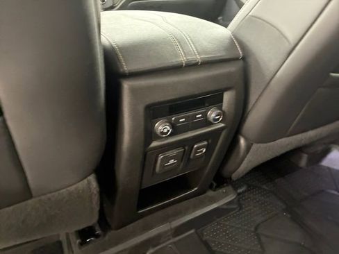 Certified 2023 Chevrolet Traverse LT w/ LT Premium Package image 19