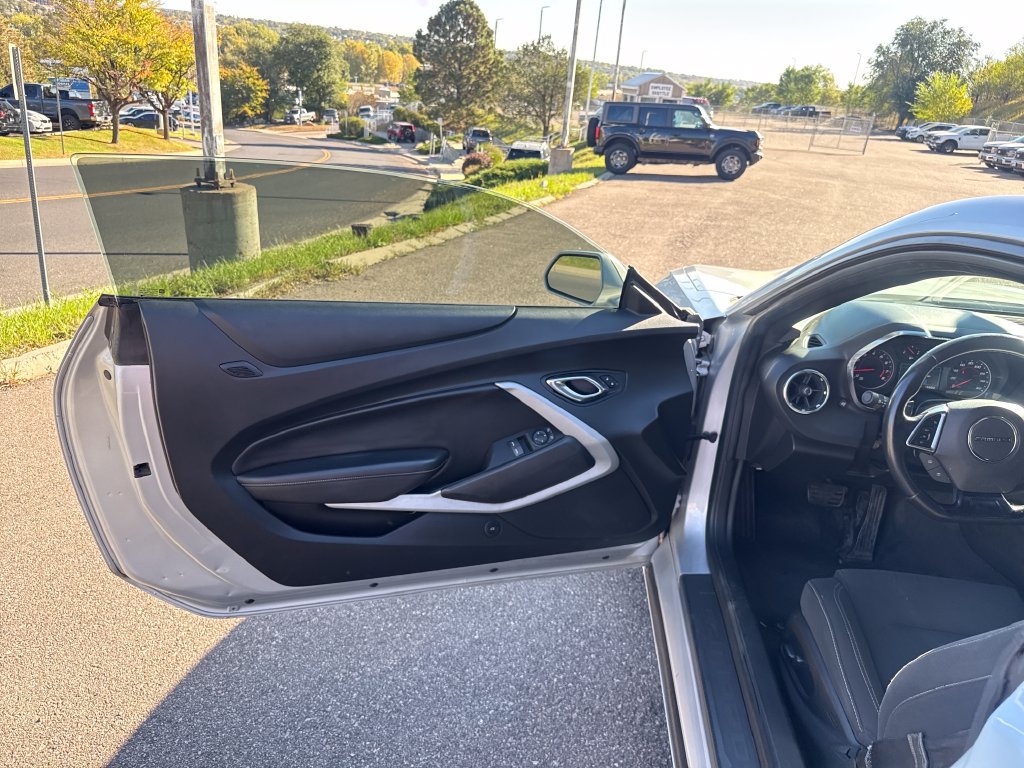 Used 2019 Chevrolet Camaro LT RWD image 10