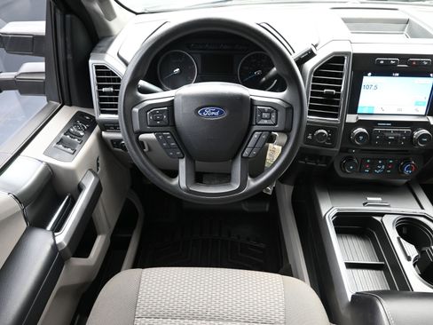 Used 2017 Ford F350 XLT w/ XLT Premium Package image 25